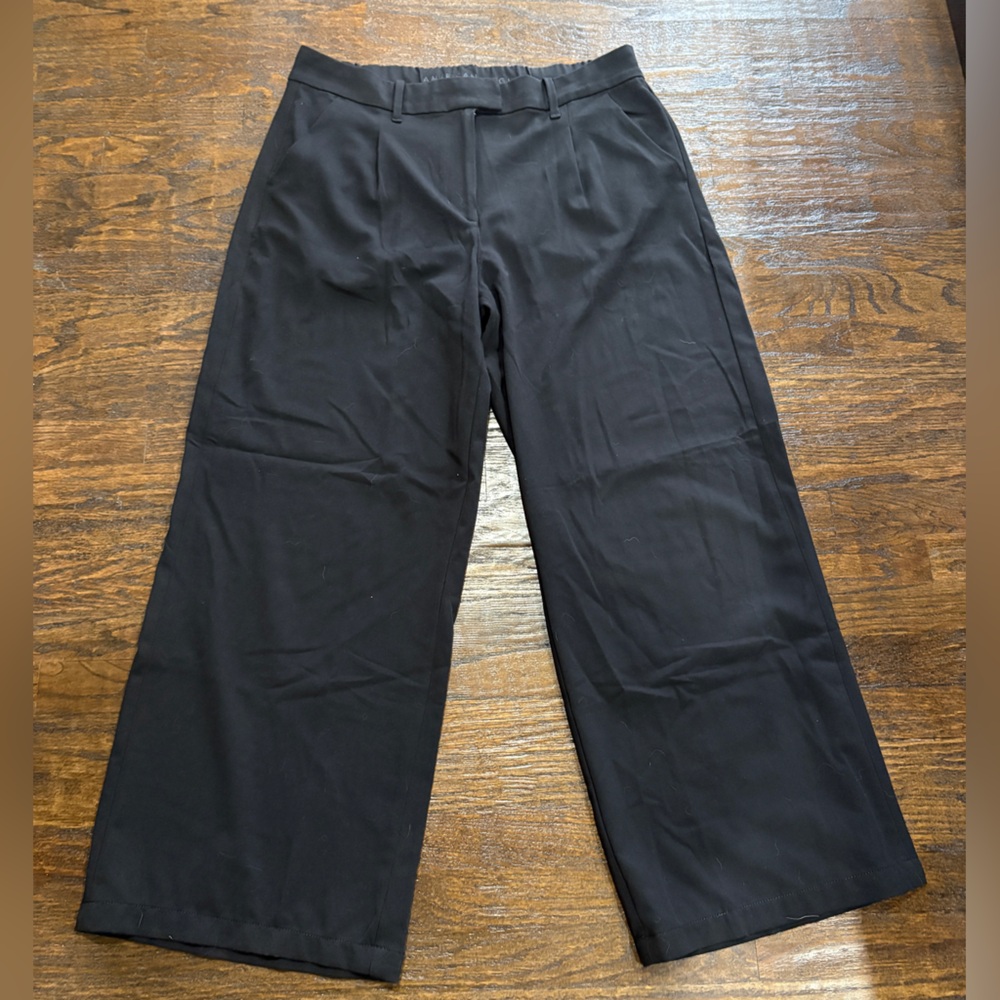 American Eagle
Wide leg trouser
Size 14
Black